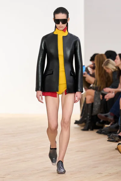Look 1